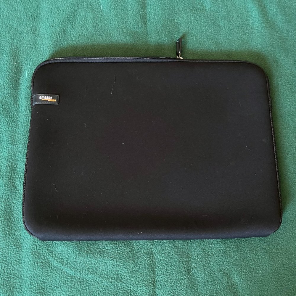 Amazon Basics Lap top Sleeve